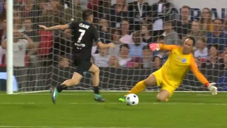 Watch: Dan Carter Sets Up Robbie Keane For Old Trafford Goal