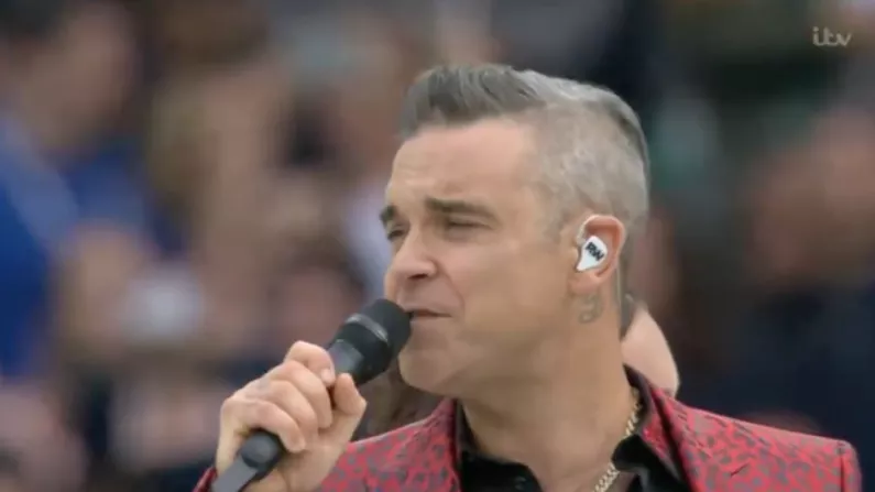 Robbie Williams Mars World Cup Middle Finger With His Music