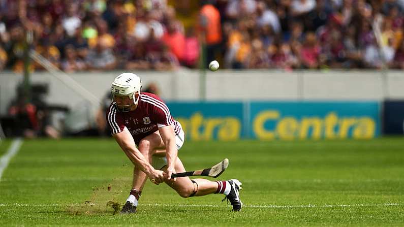 5 August 2018; Joe Canning of Galway takes a sideline ball during the GAA Hurling All-Ireland Senior Championship semi-final replay match between Galway and Clare at Semple Stadium in Thurles, Co Tipperary. Photo by Diarmuid Greene/Sportsfile