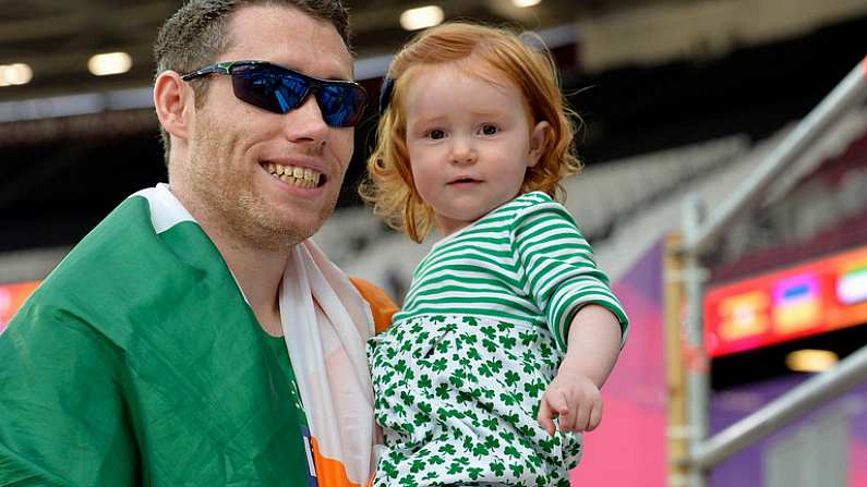 18 July 2017; Jason Smyth of Ireland celebrating with his daughter Evie after winning the Men's 200m T13 during the 2017 Para Athletics World Championships at the Olympic Stadium in London. Photo by Luc Percival/Sportsfile