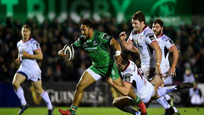 23 December 2017; Bundee Aki of Connacht on his way to scoring his side's second try despite the tackle of Jacob Stockdale of Ulster during the Guinness PRO14 Round 11 match between Connacht and Ulster at the Sportsground in Galway. Photo by Sam Barnes/Sportsfile