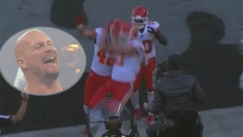 Watch: Travis Kelce Hits A Stone Cold Stunner Celebration After Chiefs Touchdown