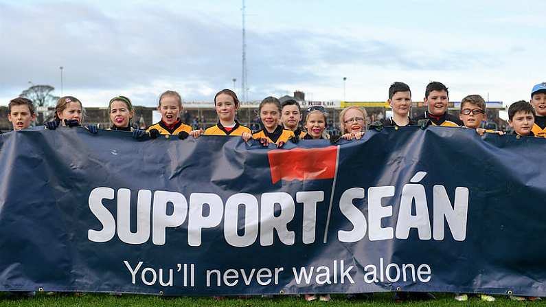 16 December 2018; Children from St Peter's Dunboyne on the pitch before the Sean Cox Fundraising match between Meath and Dublin at Pairc Tailteann in Navan, Co Meath. Photo by Piaras O Midheach/Sportsfile