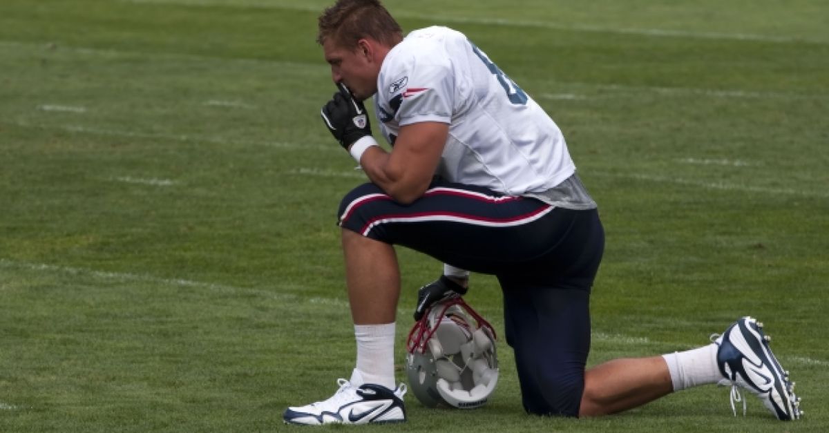 Rob Gronkowski Announces Retirement From Nfl At Just 29 Ballsie