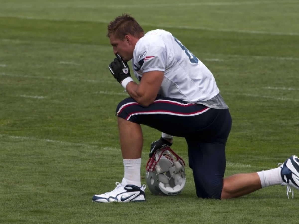 Rob Gronkowski announces retirement from NFL, Trending Archives