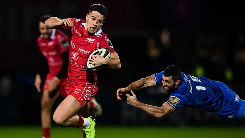 25 January 2019; Kieran Hardy of Scarlets gets away from Rob Kearney of Leinster during the Guinness PRO14 Round 14 match between Leinster and Scarlets at the RDS Arena in Dublin. Photo by Piaras O Midheach/Sportsfile