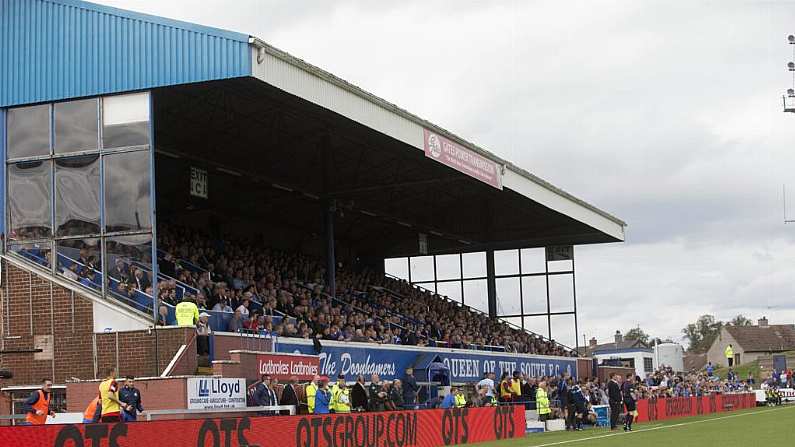 Football Club Threatens To Remove Fans From Games If They Feed Seagulls