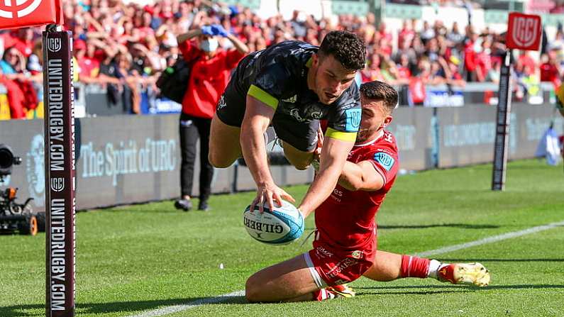 10 October 2021; Calvin Nash of Munster dives in to score try during the United Rugby Championship match between Scarlets and Munster at Parc Y Scarlets in Llanelli, Wales. Photo by Gareth Everett/Sportsfile