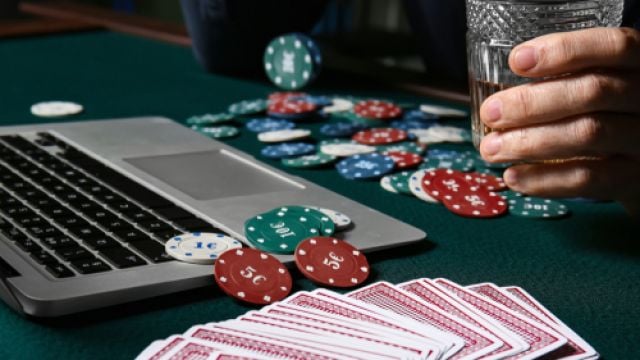 play poker free online with friends