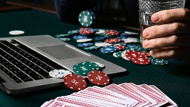 Online Custom Poker