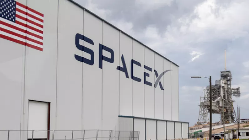 Watch: SpaceX Space Craft Briefly Appears In Irish Skies