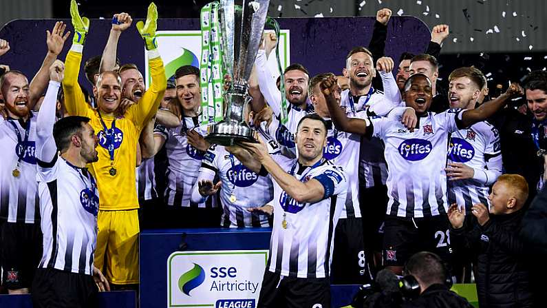 25 October 2019; Dundalk captain Brian Gartland lifts the SSE Airtricity League Premier Division trophy following the SSE Airtricity League Premier Division match between Dundalk and St Patrick's Athletic at Oriel Park in Dundalk, Co Louth. Photo by Stephen McCarthy/Sportsfile