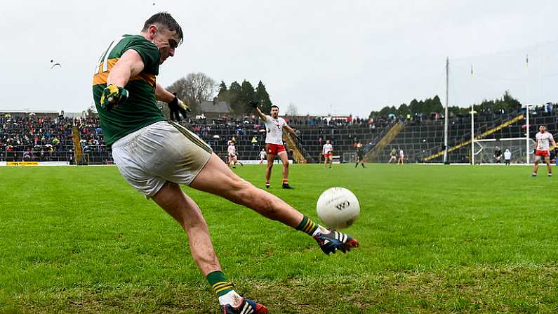 27 January 2019; Sean O'Shea of Kerry kicks a point from a sideline late in the Allianz Football League Division 1 Round 1 match between Kerry and Tyrone at Fitzgerald Stadium in Killarney, Kerry. Photo by Stephen McCarthy/Sportsfile