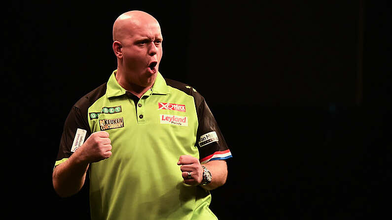 1 February 2018; Michael van Gerwen competes against Rob Cross during the 2018 Unibet Premier League Darts - Night One at the 3 Arena in Dublin. Photo by Philip Fitzpatrick/Sportsfile