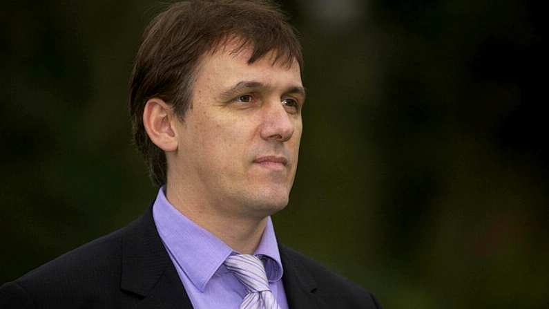 The Tony Cascarino Chinese Takeaway Story About The Queen's Death Is False