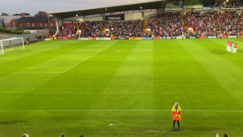 Wrexham AFC Fans Boo Minute Silence To Remember The Queen