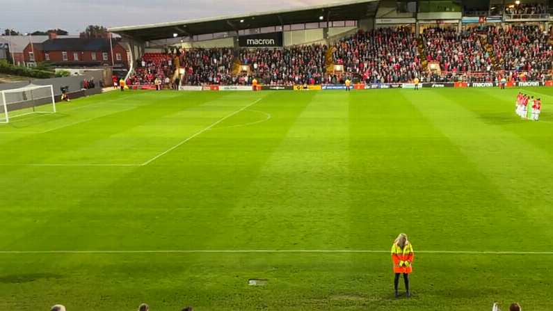 Wrexham AFC Fans Boo Minute Silence To Remember The Queen