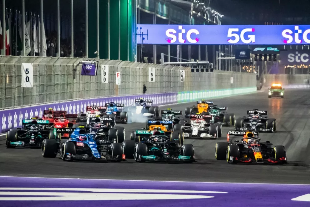 F1 race start Saudi Arabia