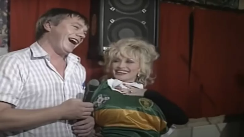 Remembering Dolly Parton's Madcap Visit To Páidí Ó Sé's Pub In 1990