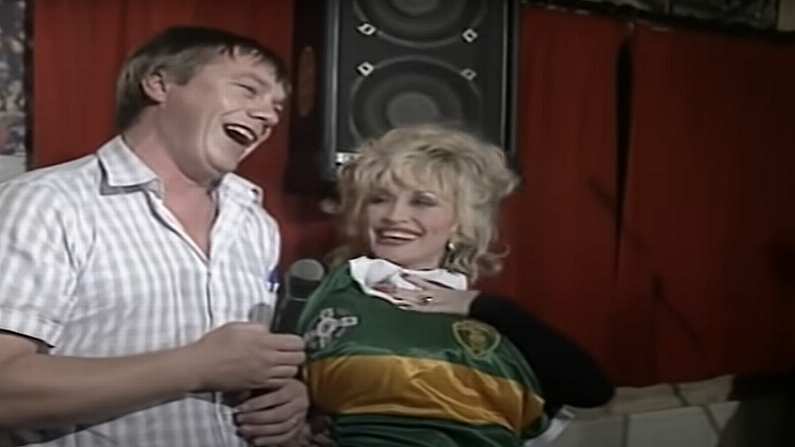 Remembering Dolly Parton's Madcap Visit To Páidí Ó Sé's Pub In 1990