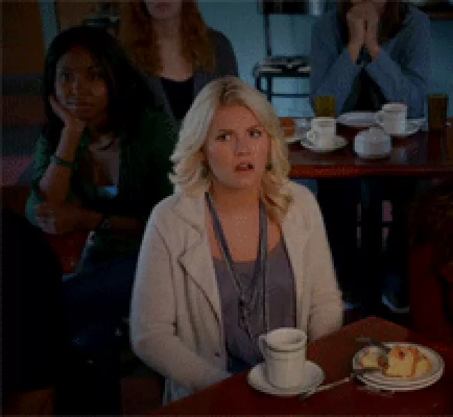 elisha cuthbert happy endings gif