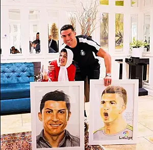 Cristiano Ronaldo hugs Fatima Hamimi