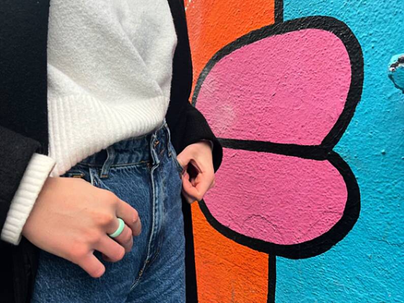 This new ring lets people know you're single and ready to flirt