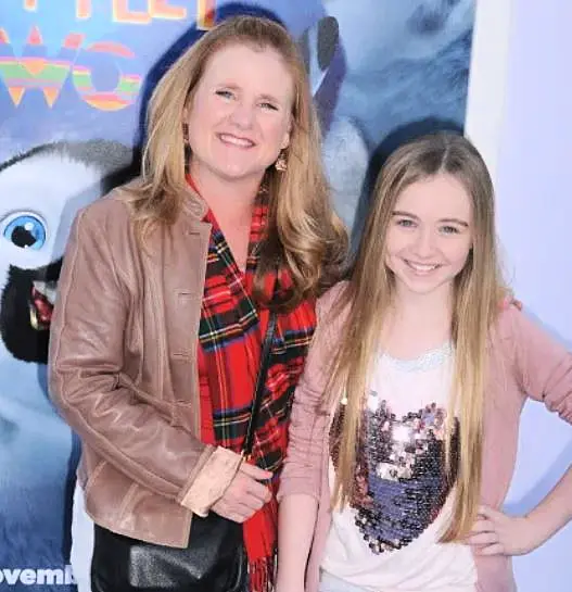 Sabrina Carpenter & Aunt Nancy Carpenter at film Premiere 