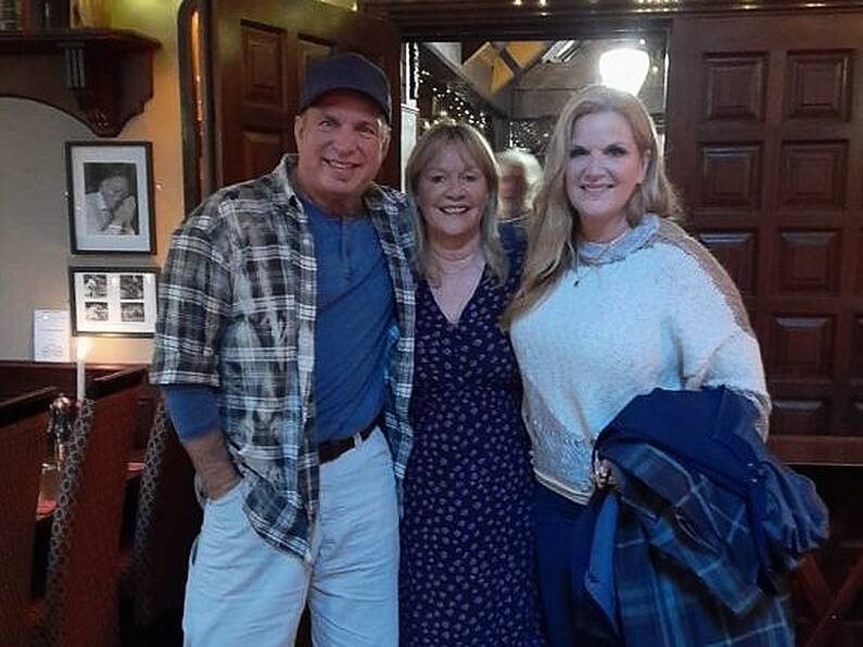 Garth Brooks and wife make surprise visit to well known Irish beauty spot