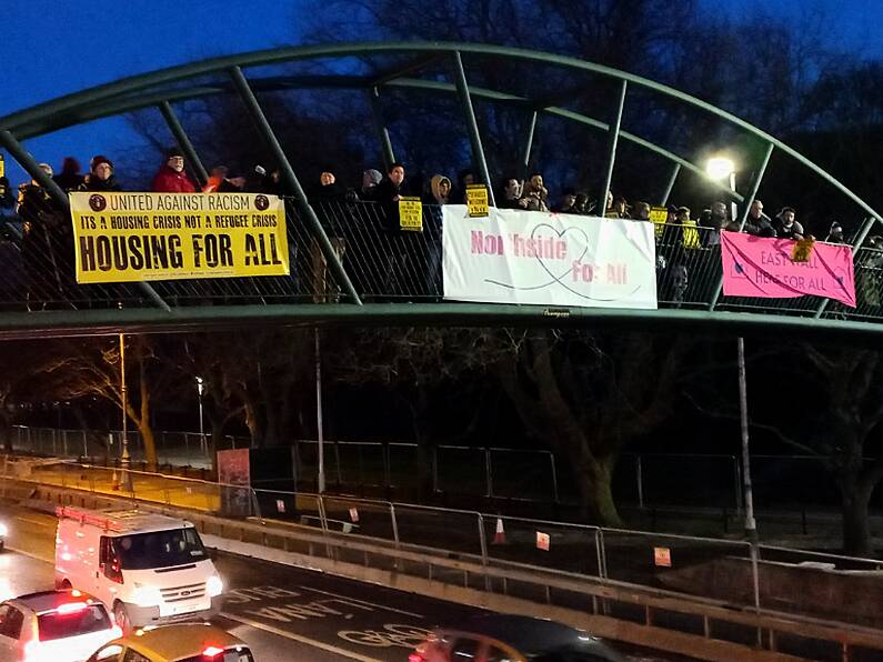 More than 200 people take part in solidarity rally for refugees in Dublin