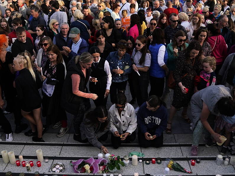 Hundreds attend vigil in memory of four young people killed in Clonmel crash