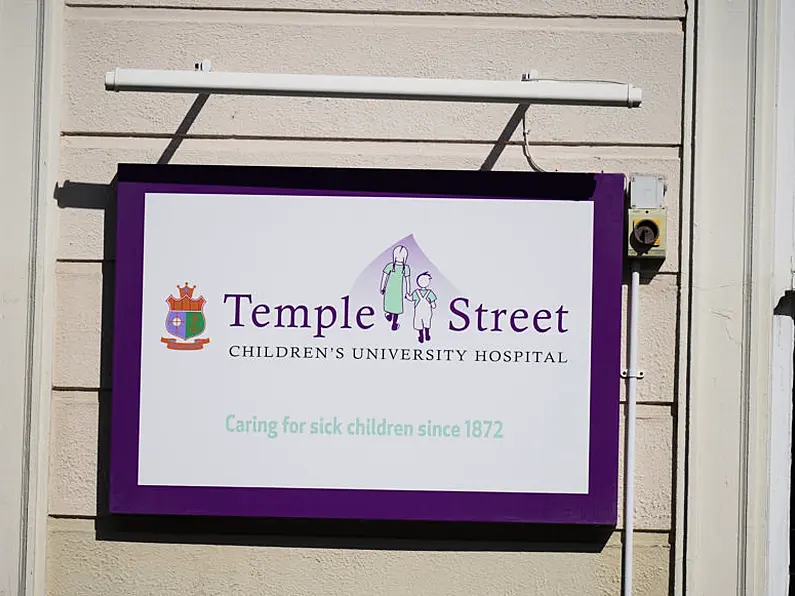 Parents’ group calls for reinstatement of consultant at centre of spinal surgery controversy