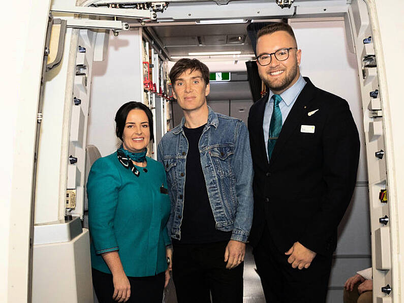 Cillian Murphy makes his way to LA ahead of Oscars this weekend