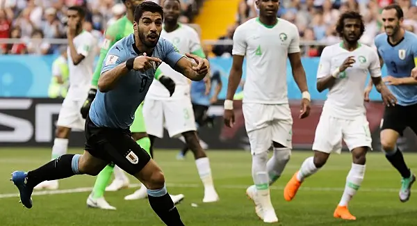 Luis Suarez goal sinks Saudi Arabia as Uruguay qualify for last 16