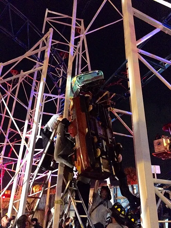 Six in hospital after Florida roller coaster derails