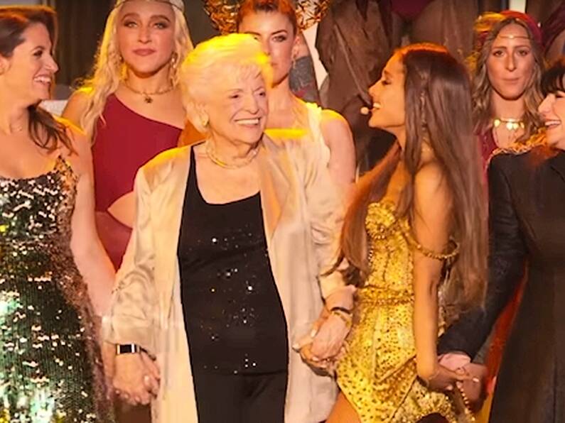 Ariana Grande brought out her grandmother during her MTV awards performance and it's too sweet