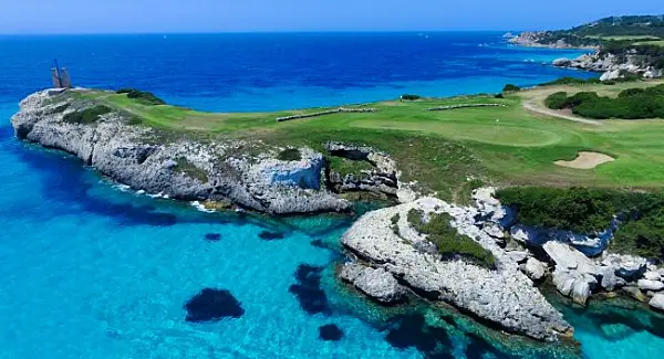 Irish golf club makes the top 10 of the 30 most beautiful golf courses in the world