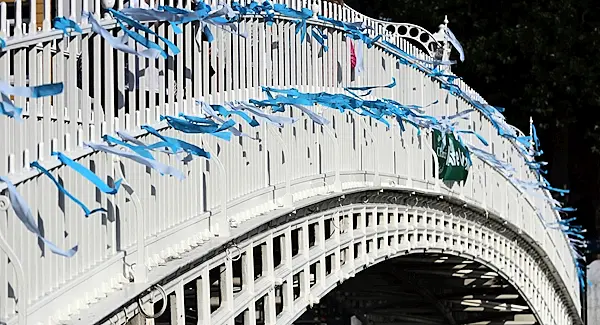 Papal Visit sights and sounds: Pope Francis arrives in Ireland