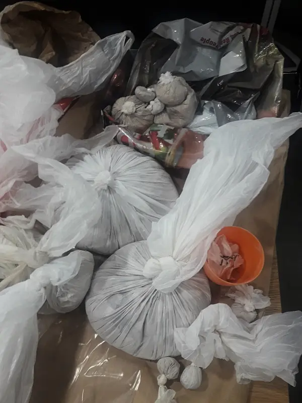 Gardaí arrest two women after seizing more than €650,000 of drugs in Dublin