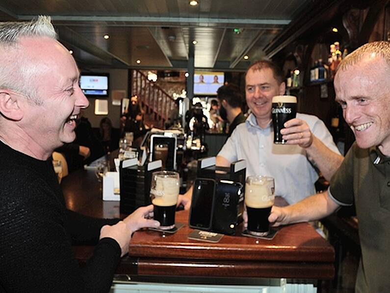 An Irish pub is offering free pints to customers to put away their phones