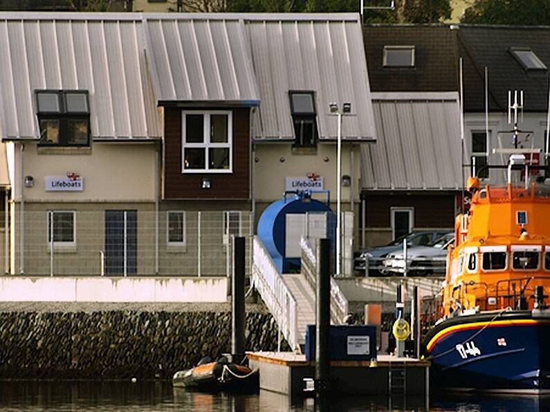 Six Irish fishermen rescued off coast in gale force conditions