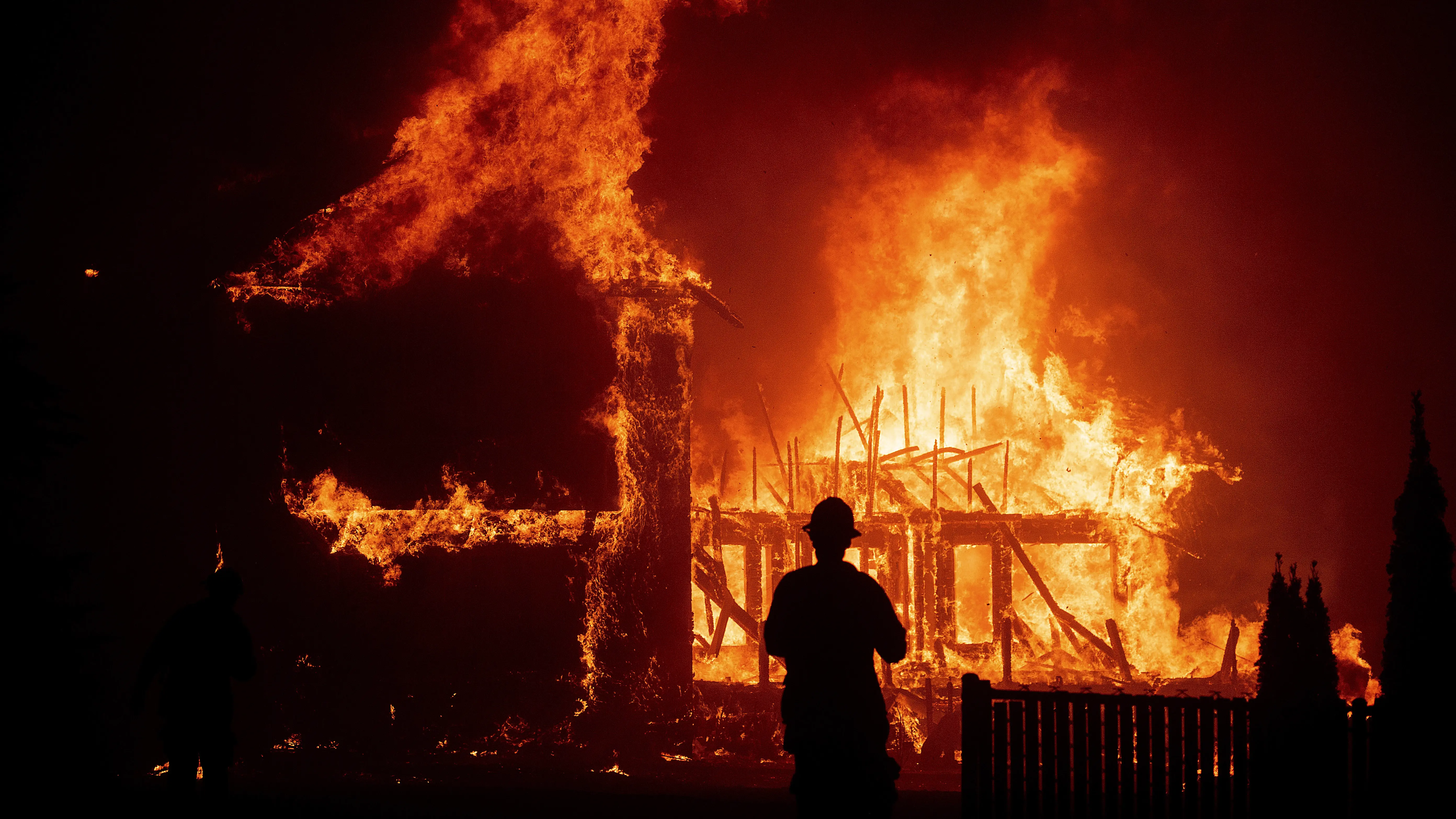 Wildfires triggers evacuation order from Malibu