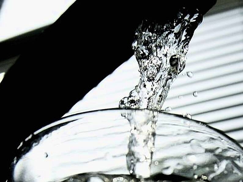 Government to examine referendum on ownership of water services