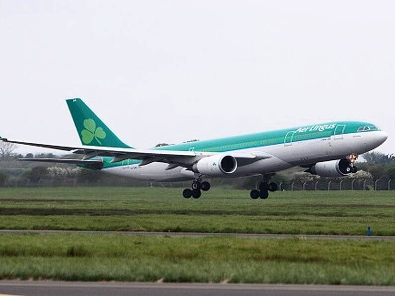 Aer Lingus passengers risk huge phone bills if they don't switch to flight mode