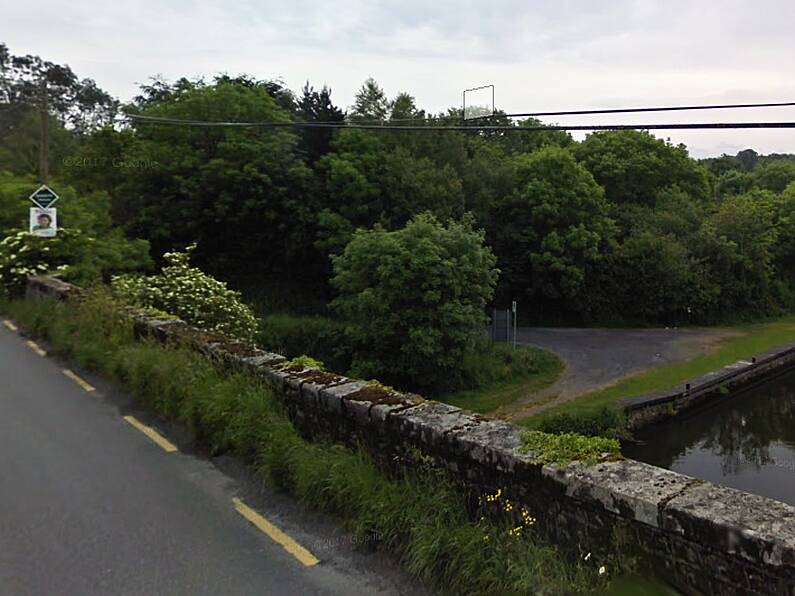 Searches to resume in County Carlow following reports a car entered the river yesterday