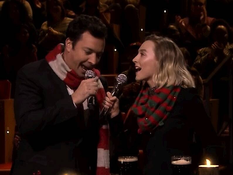 Jimmy Fallon and Saoirse Ronan stage an Irish pub lock-in and sing Fairytale of New York