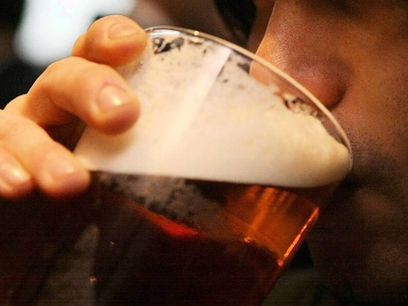 Survey claims 82% of Irish drivers will drink over Christmas