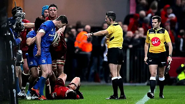 Munster better 14-man Leinster in fiery Thomond clash