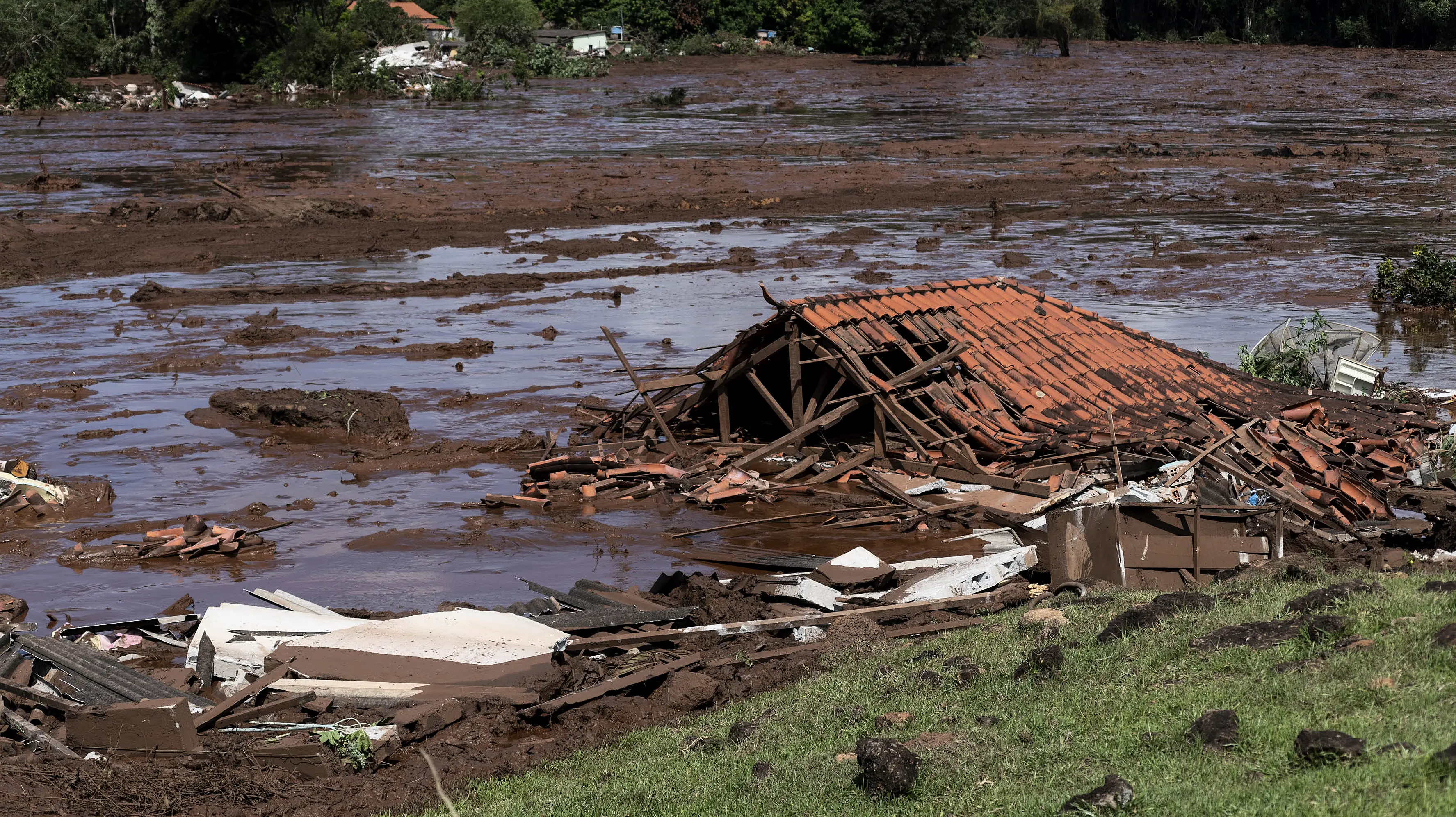 Latest: Nine dead and up to 300 people missing after Brazilian dam bursts