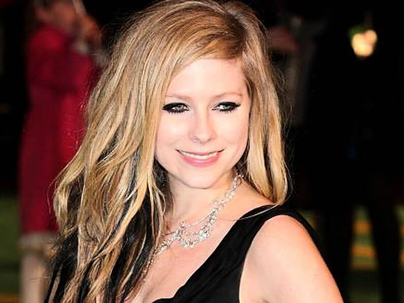 Avril Lavigne calls off her engagement